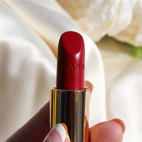 chanel rouge allure instinct|Reviewed: Chanel's Rouge Allure Is a Standout Red Lipstick.